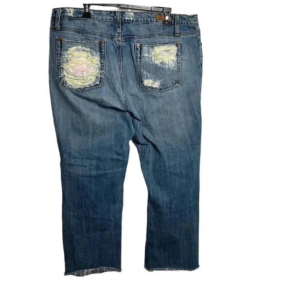 7 for all mankind woman sz 22 blue distressed cropped,floral embroidery,fray hem - Picture 3 of 15